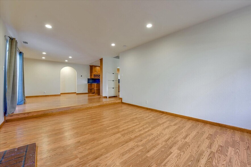 Building Photo - 2651 Poplarwood Way