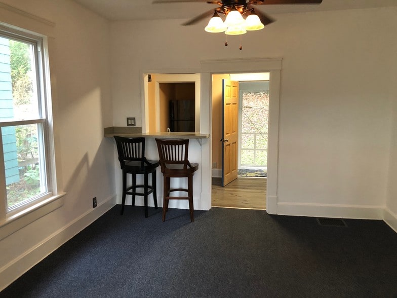 Building Photo - 137 Grosvenor St