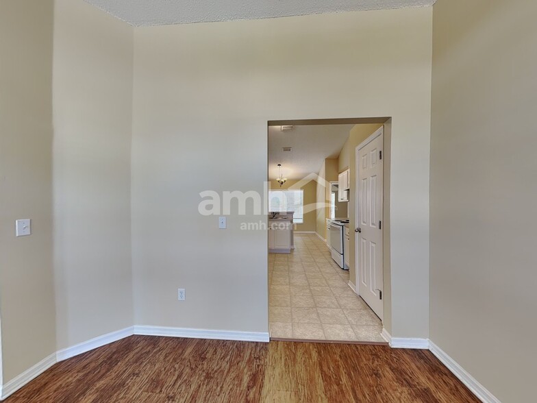 Building Photo - 2085 SE North Blackwell Dr