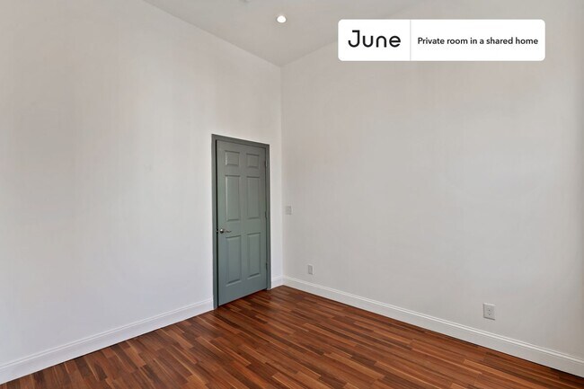 Building Photo - Room in Shared 4 bed/1 bath home in Bushwick