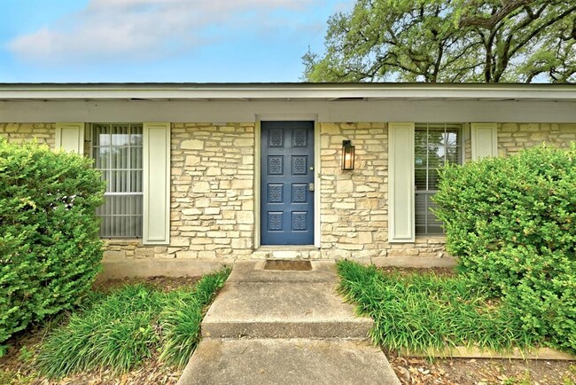 Building Photo - 1009 Rebbeca Dr