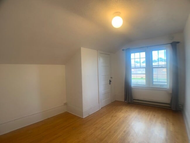 Building Photo - 1428 Snelling Ave N