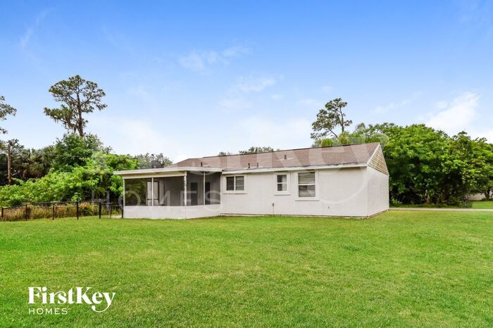 Building Photo - 1470 Proper St