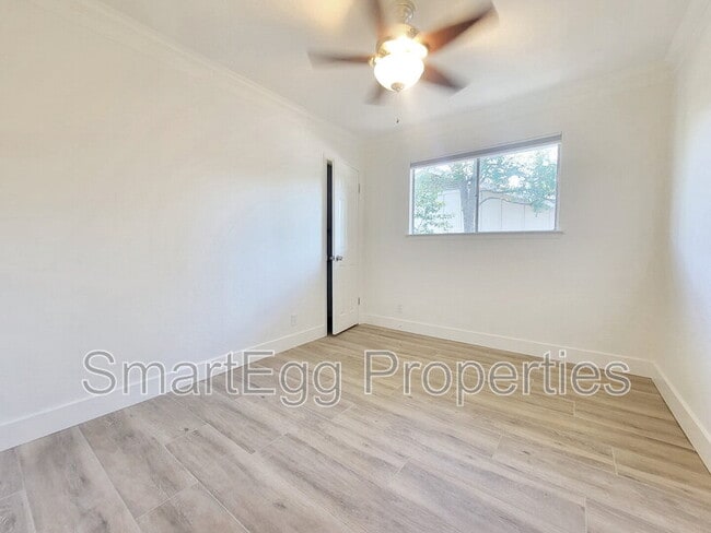Building Photo - 4802 Gray Fox Dr