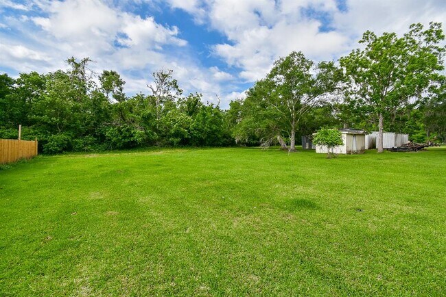 Building Photo - 2847 County Rd 510A