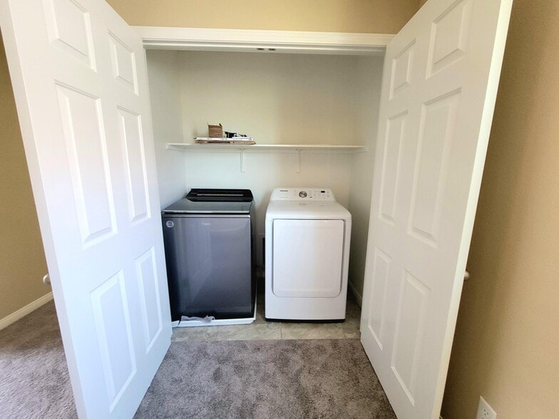 Upstairs Laundry - 3940 Zodiacal Light St