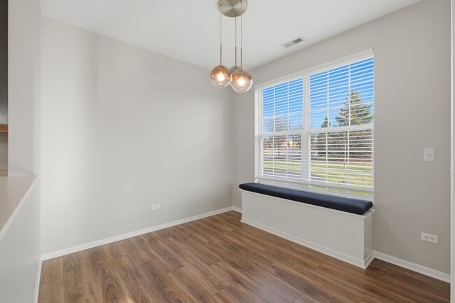 Building Photo - 1586 Millbrook Dr