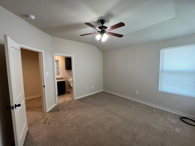 Building Photo - 7011 Micayla Cv