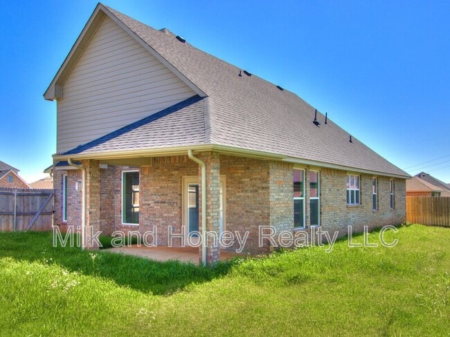 Building Photo - 6271 NW 178th Cir