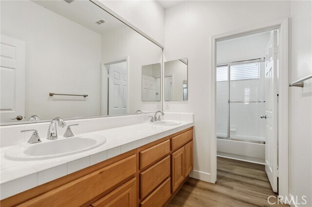 Building Photo - 6 Sutton