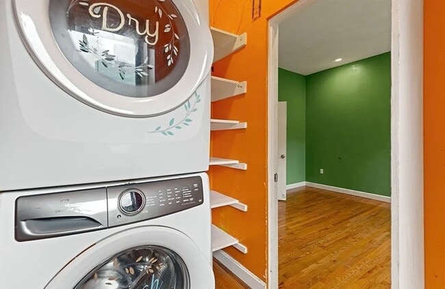 Building Photo - 231 W Newton St