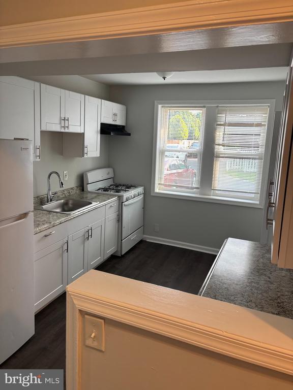 Building Photo - 708 Hartford Ct