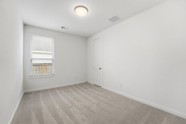 Building Photo - 11215 Leaf Shelter Ln