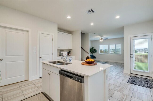 Building Photo - 439 White Steppe Way