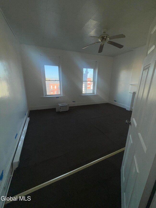 Building Photo - 486 4th St