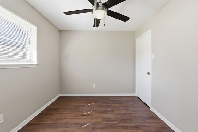 Building Photo - 3120 Royal St