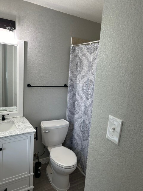 Building Photo - 1112 Christopher Ave