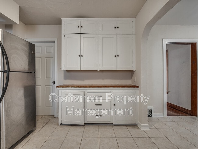 Building Photo - 1801 NW 22nd St