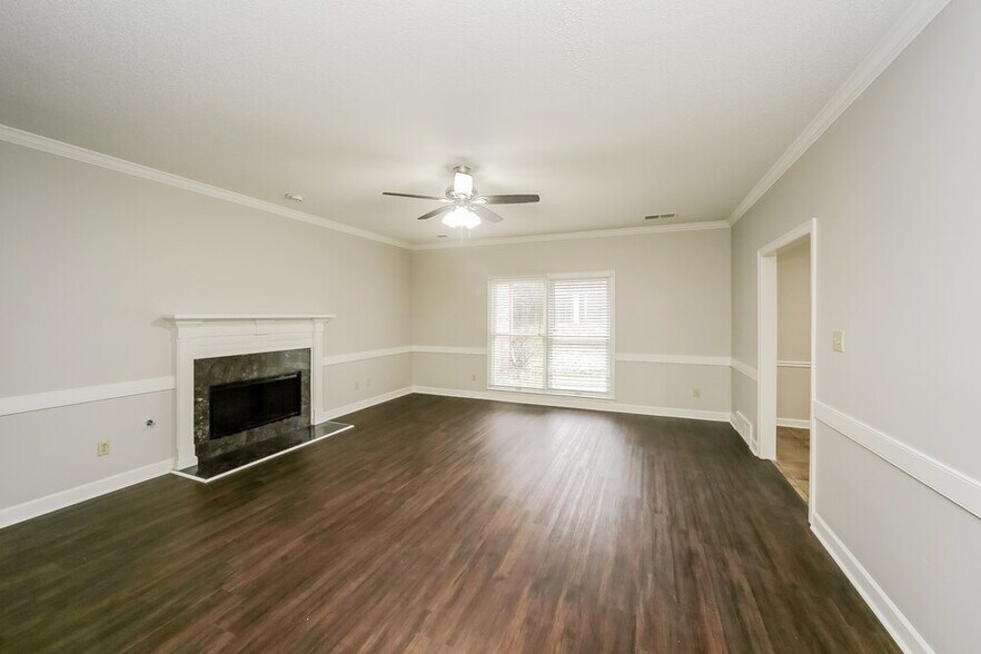 Building Photo - 8742 Raspberry Ln