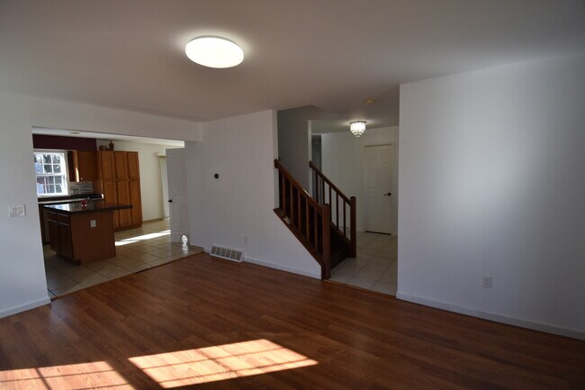 Building Photo - 89 Damascus Dr