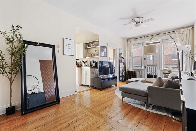 Building Photo - 242 S Huntington Ave