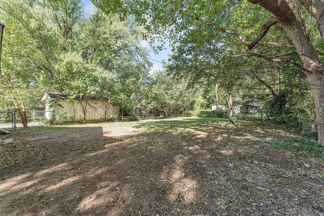 Building Photo - 3 Bed | 1 Bath | Loft | FULLY Remodeled | Springfield MO | PETS WELCOME!