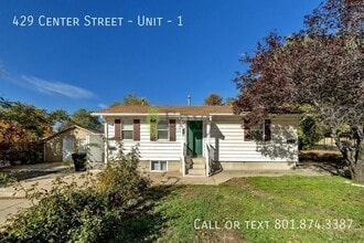 Building Photo - 429 Center St