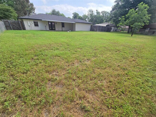 Building Photo - 1025 Terra Alta Dr