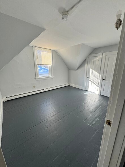 Building Photo - 96 Frost St