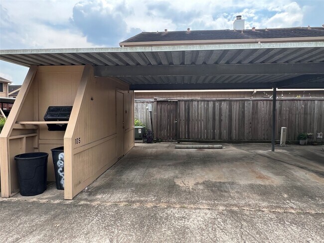 Building Photo - 5801 Lumberdale Rd