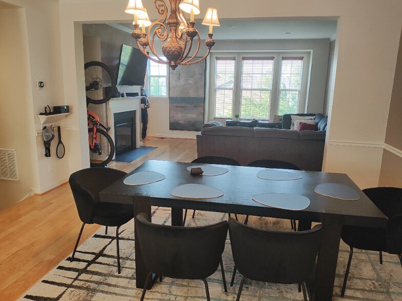 Building Photo - 2110 Hardbower Way