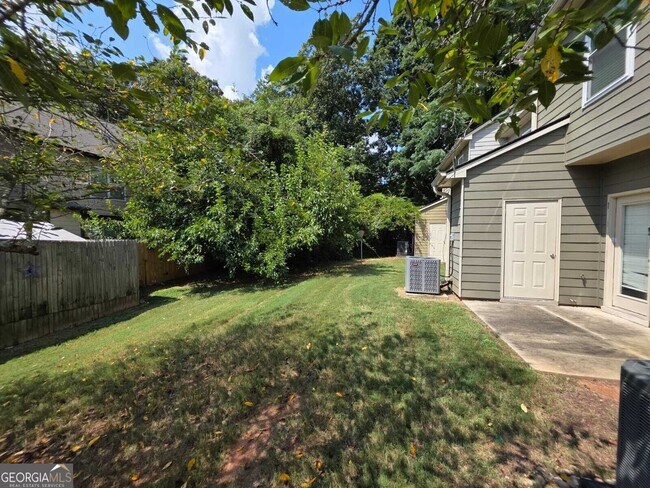 Building Photo - 1722 Bayrose Cir