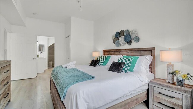 Building Photo - 4009 Venetian Bay Dr