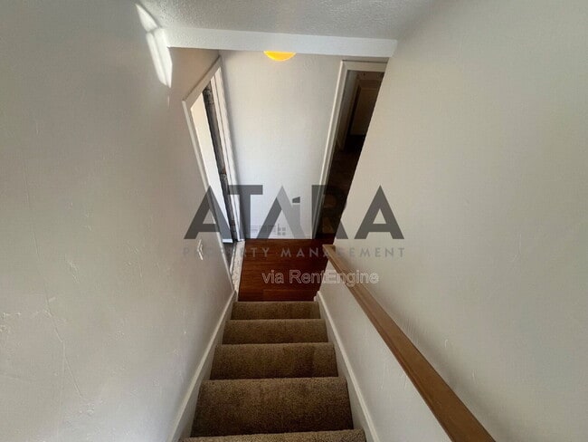 Building Photo - 9111 Parakeet Dr