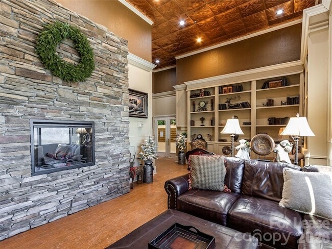 Building Photo - 303 Sugar Top Dr
