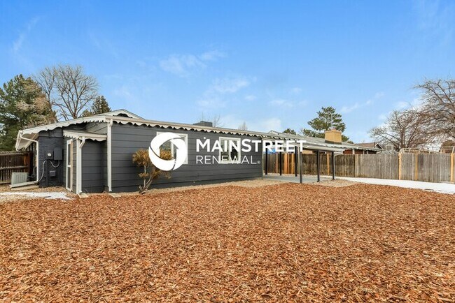 Building Photo - 4 Bedroom Pet-Friendly Home in AURORA, CO with Main Street Renewal