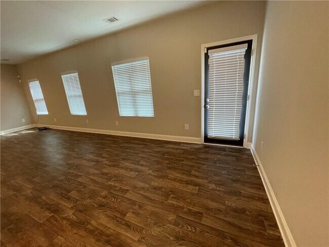 Building Photo - 301 Omnia Ridge Way