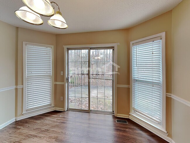 Building Photo - 1728 Victoria Way NW