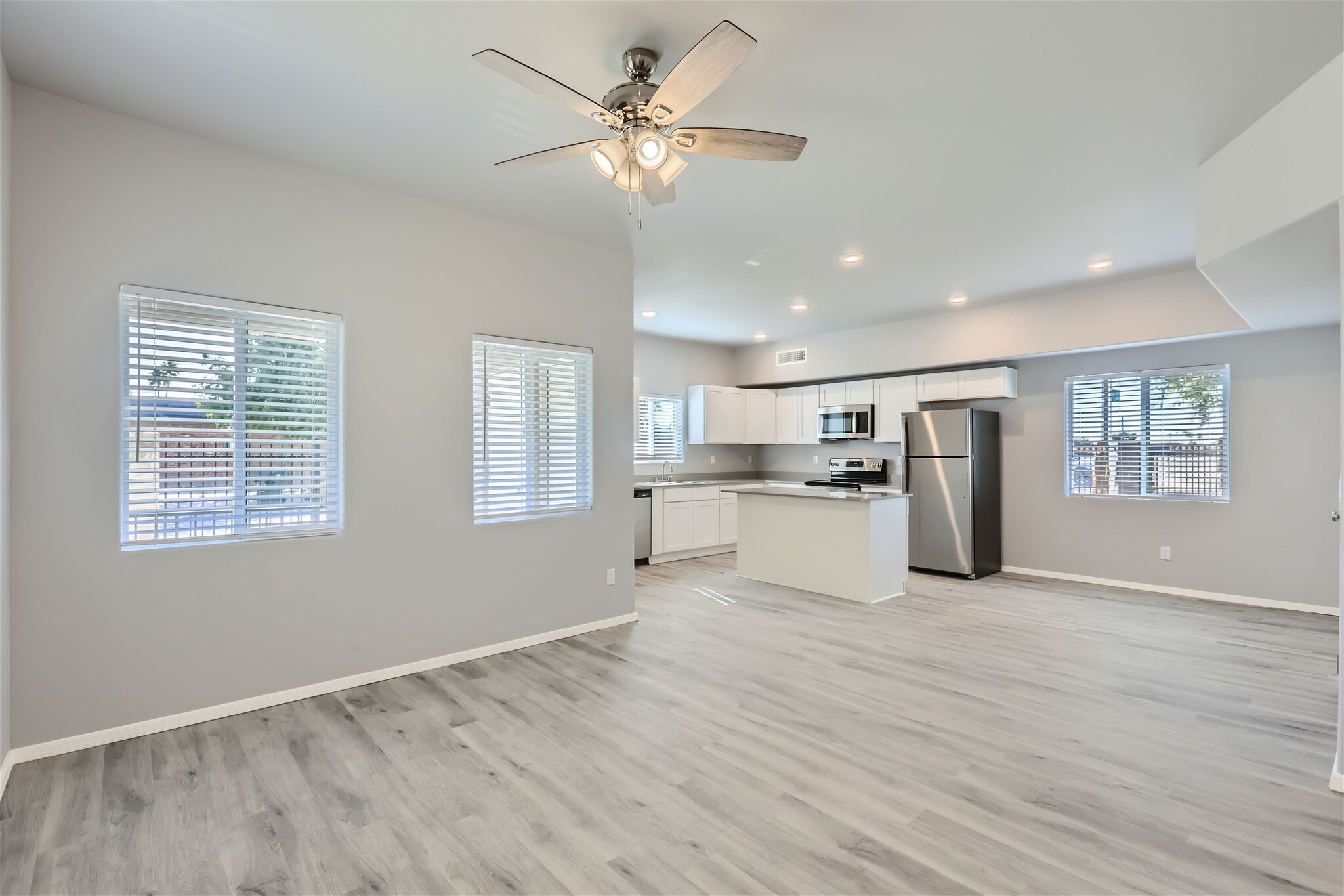 Building Photo - 7010 N 80th Ave