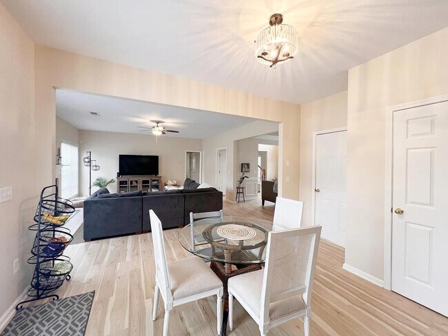 Building Photo - 514 Adeline Ct