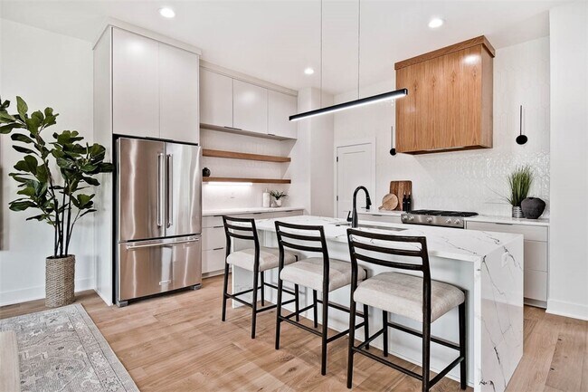 Building Photo - 212 NW 9th St