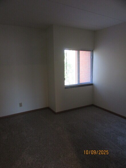 Building Photo - 1120 Eagle Feather Cir