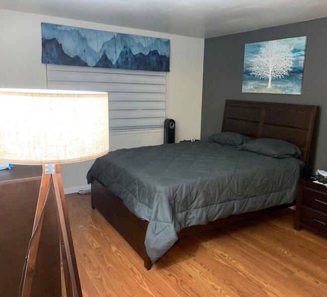 Building Photo - Charming 2BR Condo in Wallingford