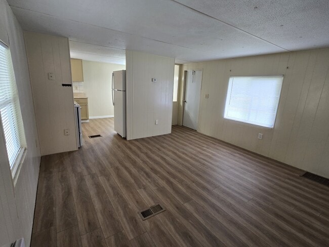 Building Photo - 2004 Palm St