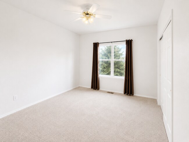 Building Photo - 5330 Roundup Dr