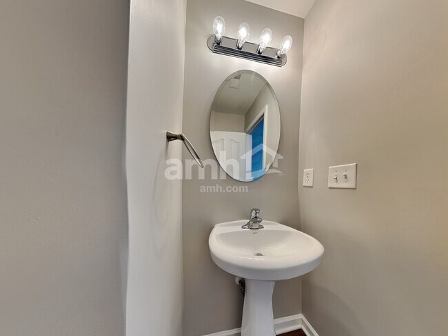 Building Photo - 4003 Saphire Ln