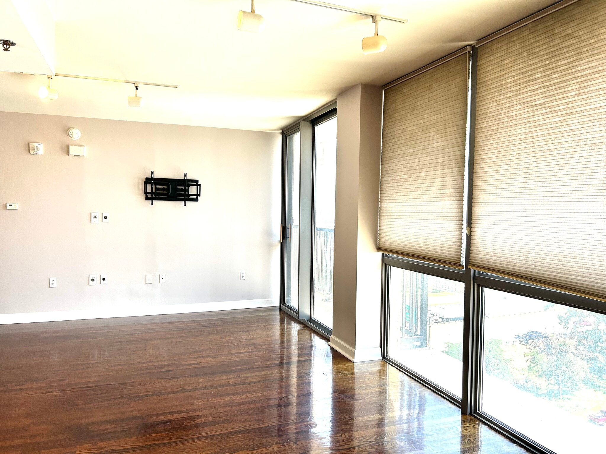 Building Photo - 600 Admiral Blvd