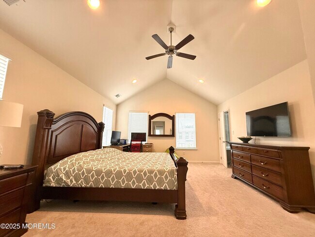 Building Photo - 2 Wisteria Ct