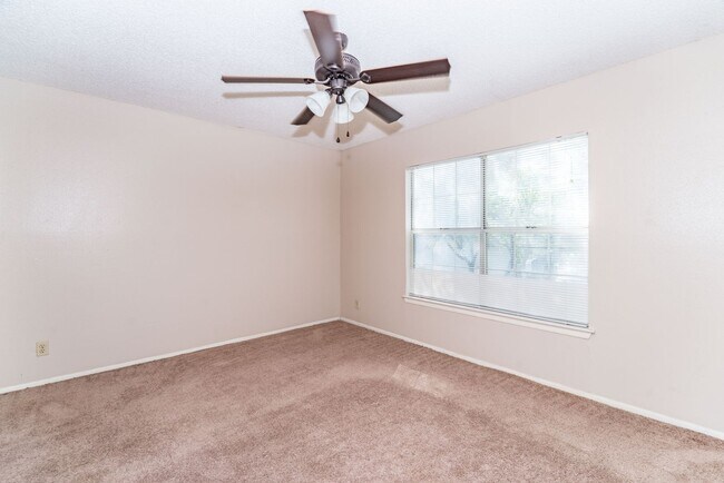 Building Photo - 12205 Magnolia Blossom St