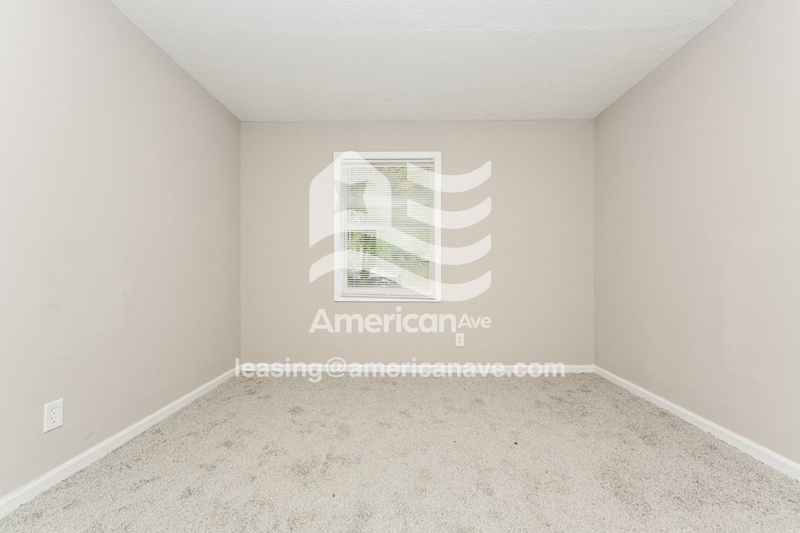 Building Photo - 411 Petunia Ave